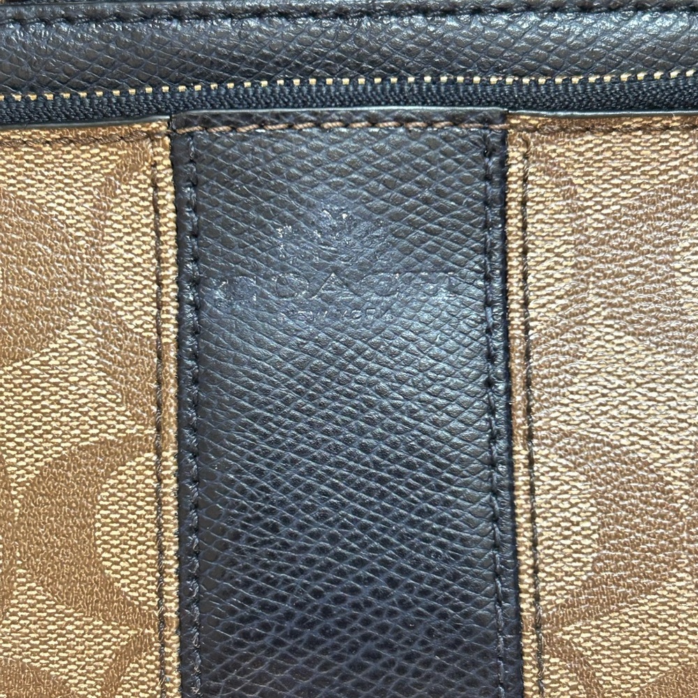 COACH Wristlet - Picture 2 of 9